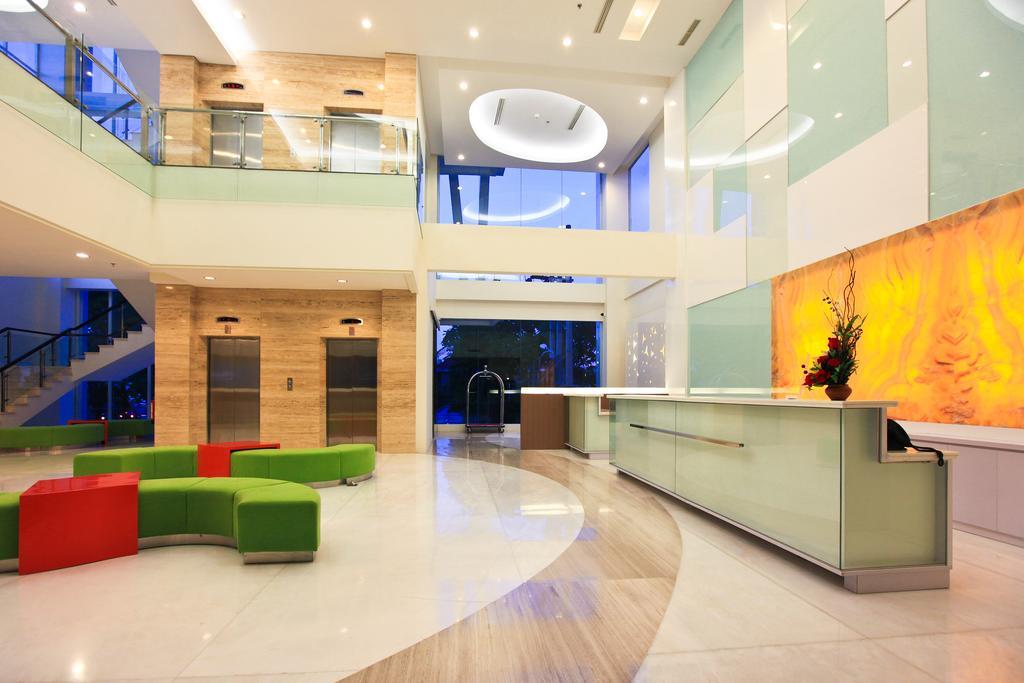 Mercure Surabaya Manyar Exterior photo