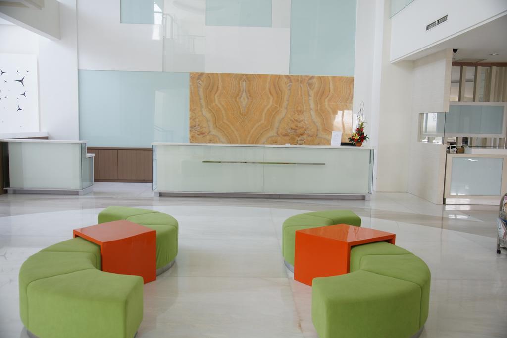 Mercure Surabaya Manyar Exterior photo