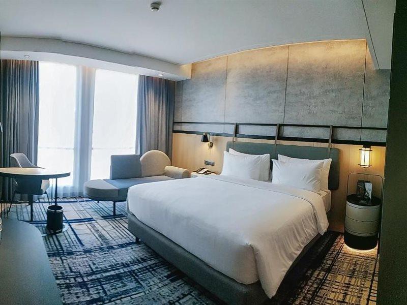 Mercure Surabaya Manyar Exterior photo